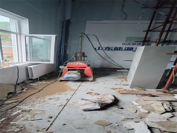 钟楼地基基础下沉墙体裂缝加固注浆顶升施工